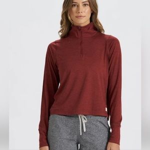 Vuori crescent  half zip size medium